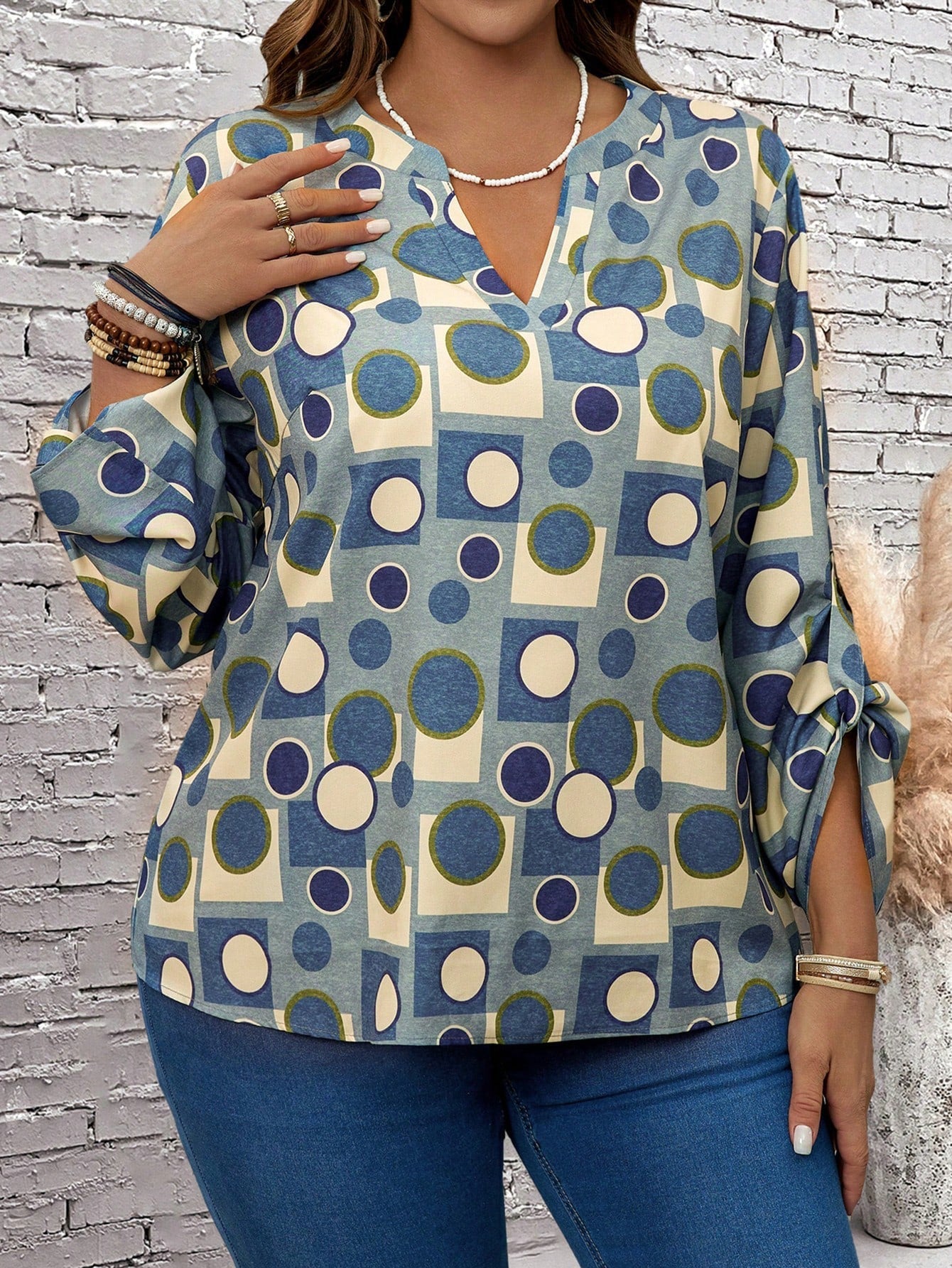 Blusa Feminina Plus Size Xadrez Decote V Entalhado