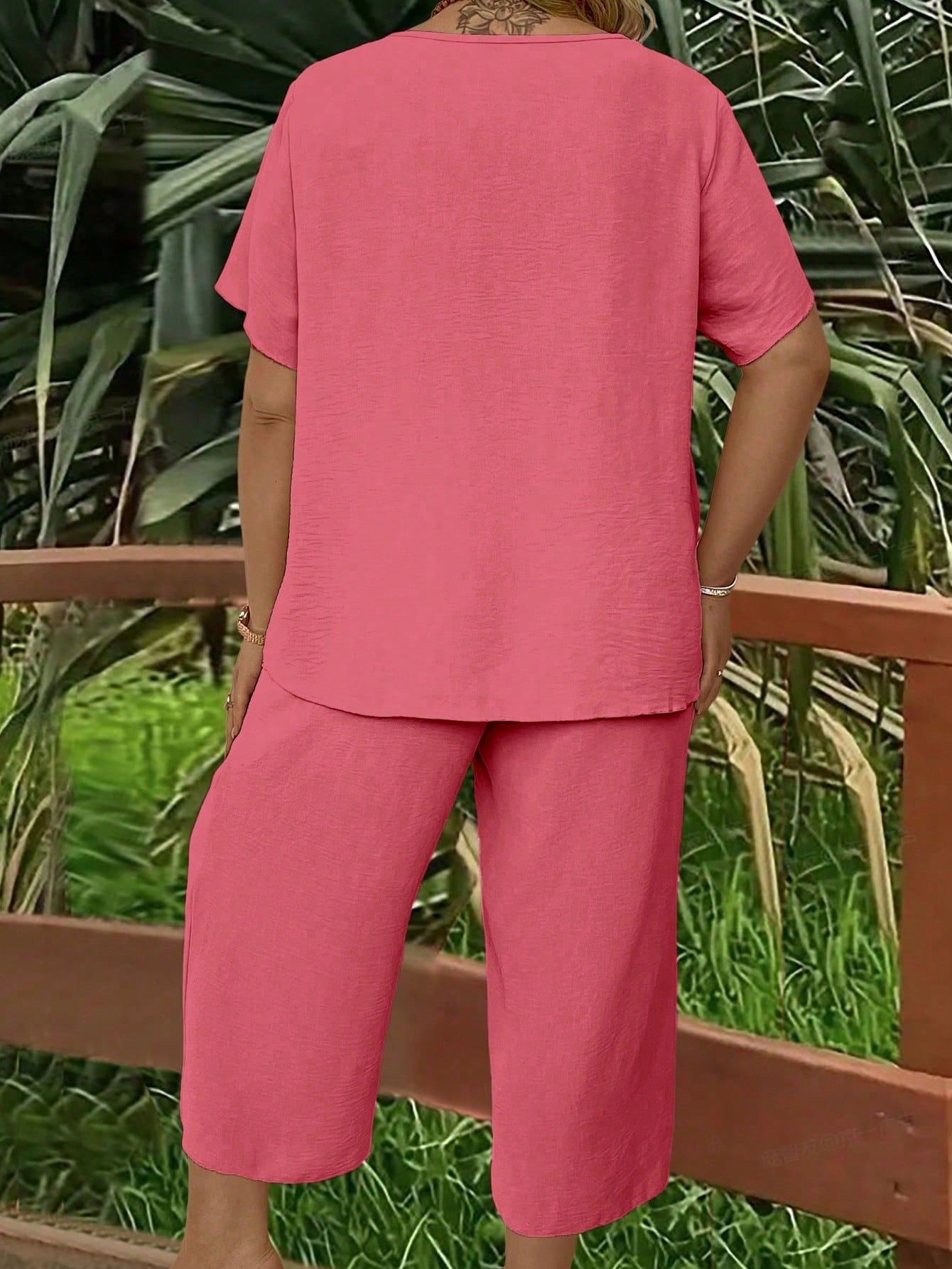 Conjunto Feminino Plus Size com Manga Curta Canelada