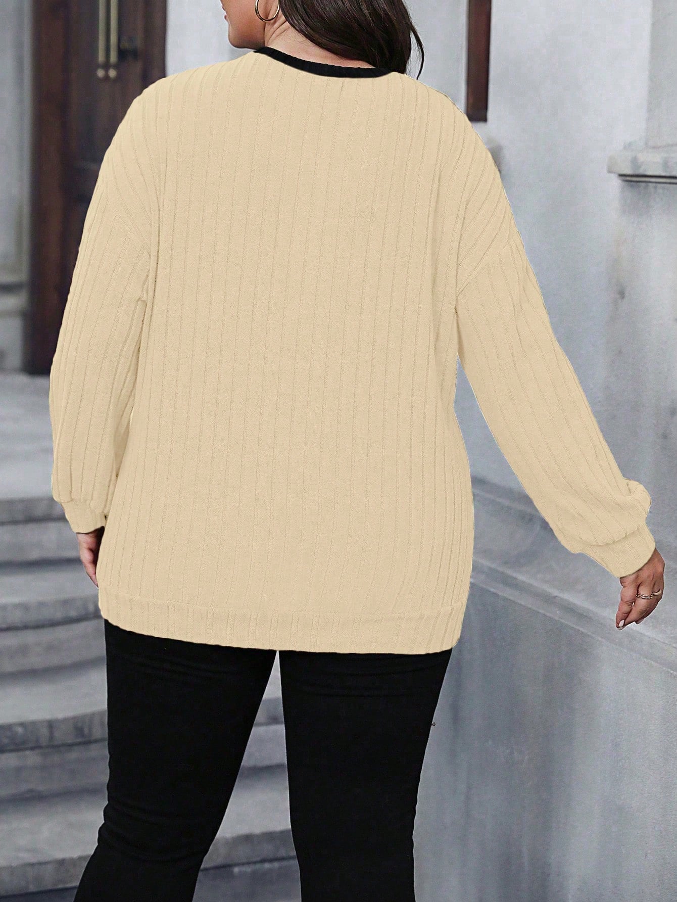 Blusa Feminina Plus Size com Manga Longa Canelada