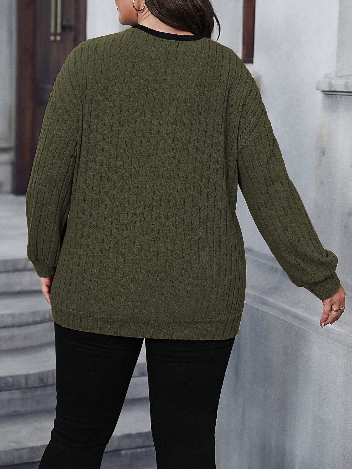 Blusa Feminina Plus Size com Manga Longa Canelada