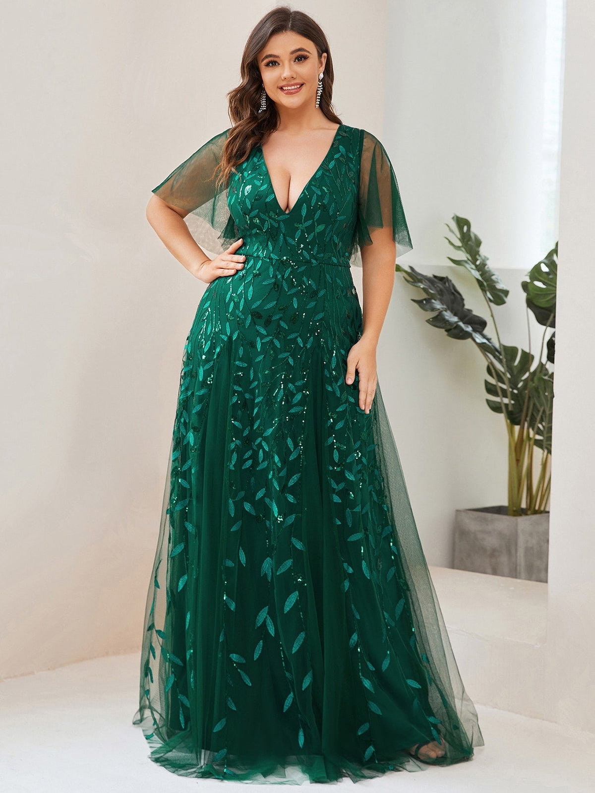 Vestido Feminino Plus Size em Malha Transpassada Elegante