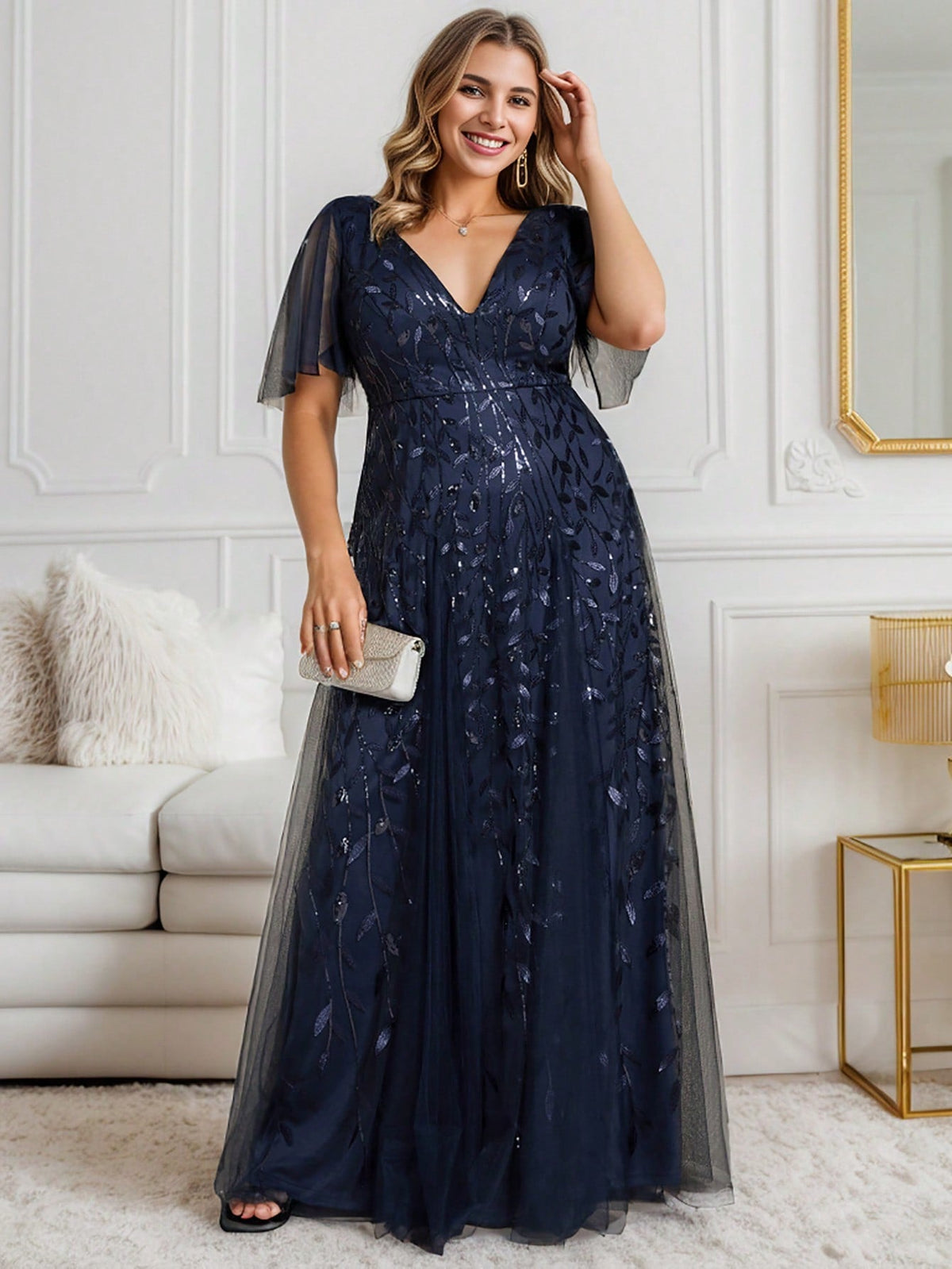 Vestido Feminino Plus Size em Malha Transpassada Elegante