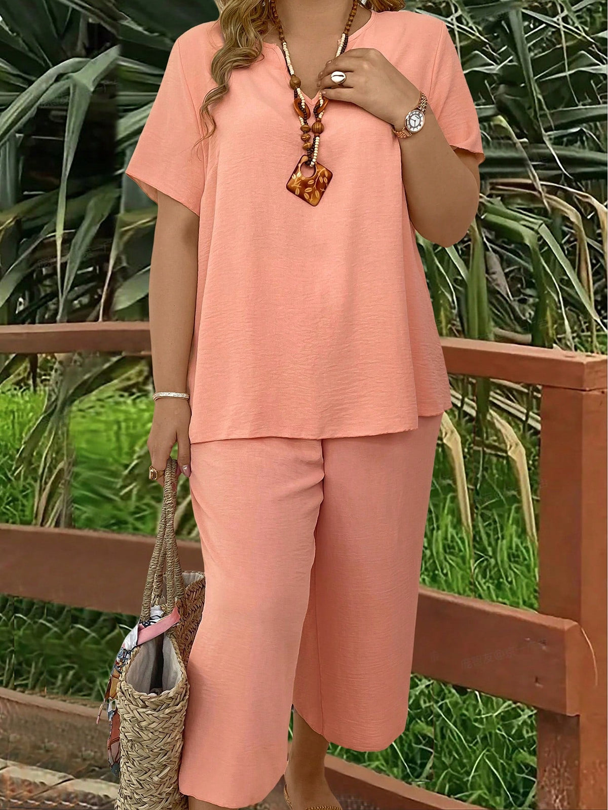 Conjunto Feminino Plus Size com Manga Curta Canelada