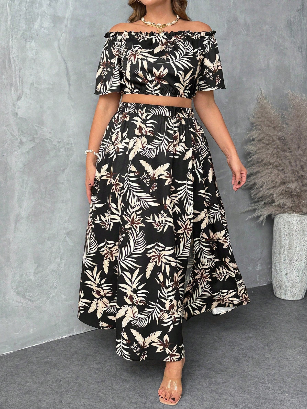 Conjunto Feminino Plus Size Com Fenda na Saia