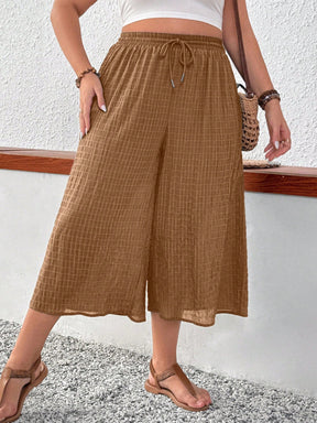 Calça Feminina Plus Size 3/4 Texturizada com Amarra