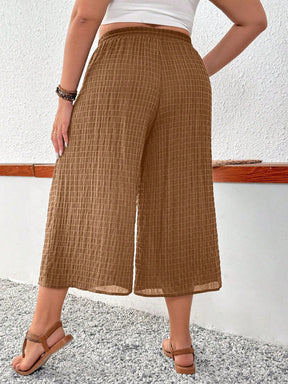 Calça Feminina Plus Size 3/4 Texturizada com Amarra