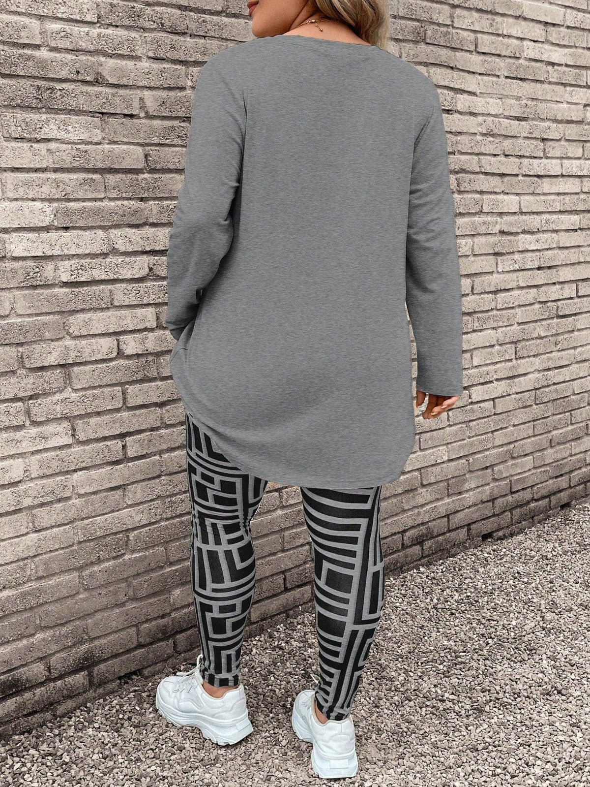 Conjunto Feminino Plus Size Comprido com Calça Estampada