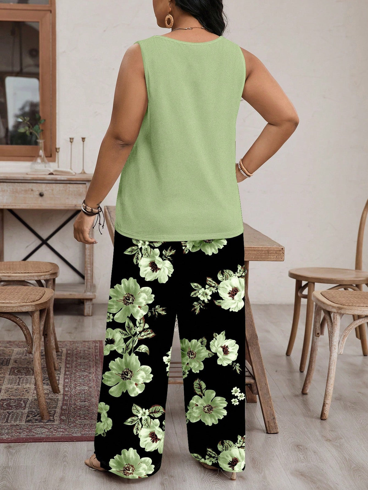 Conjunto Feminino Plus Size Estampado com Gola Redonda