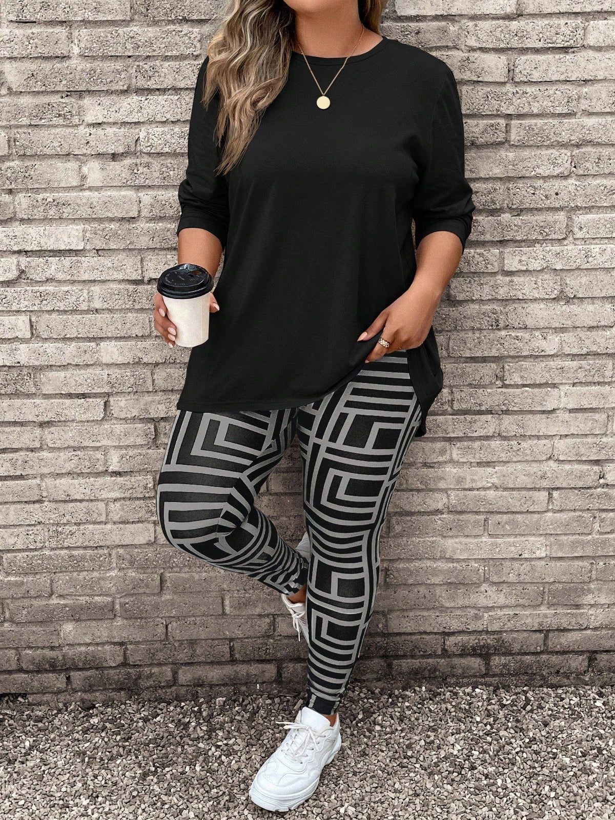 Conjunto Feminino Plus Size Comprido com Calça Estampada