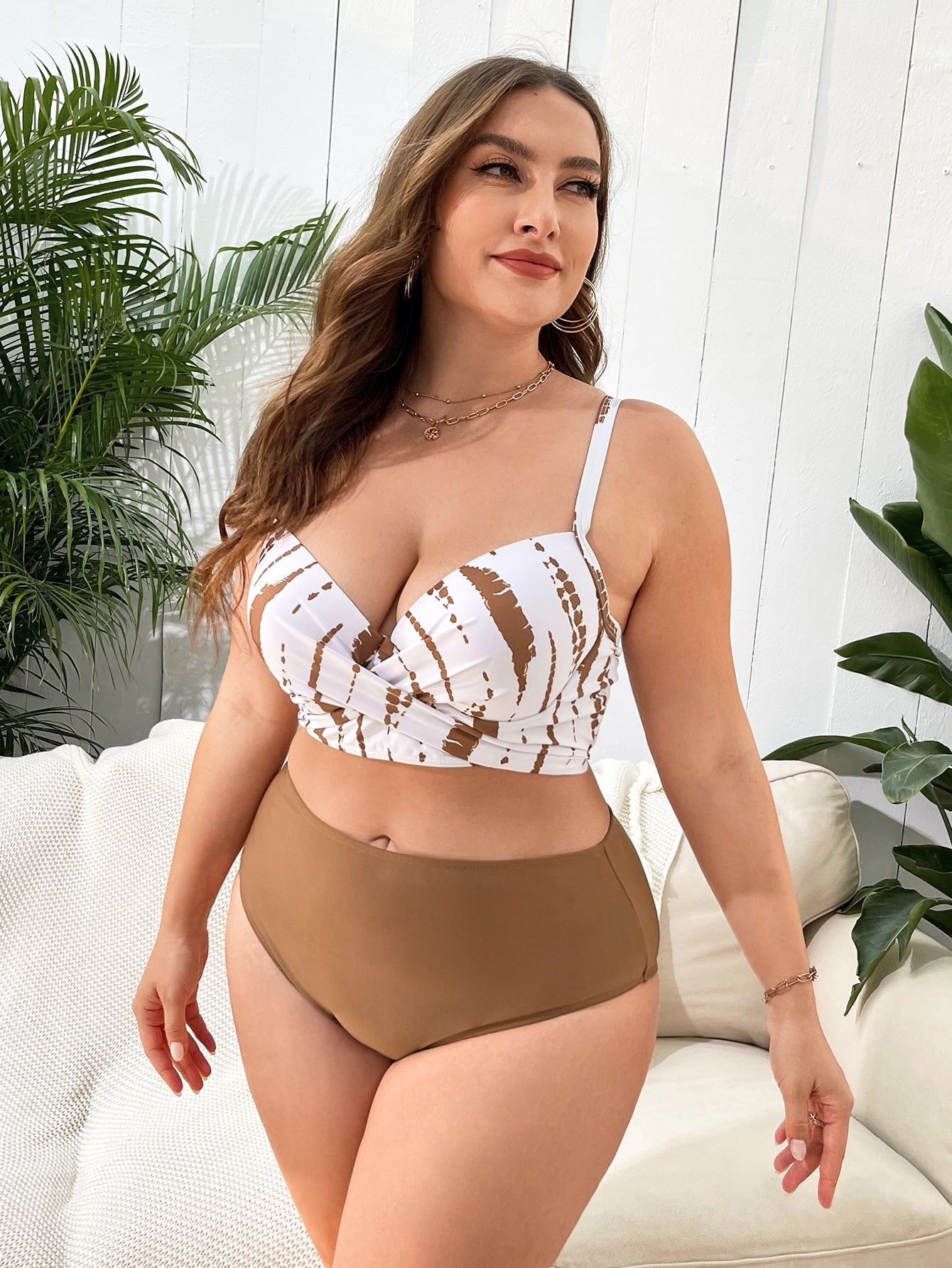 Biquíni Feminino Plus Size Junto com Quimono Praia